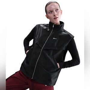 Nike Sportswear Windrunner Women's Shine Vest in Black - Lg NWT***